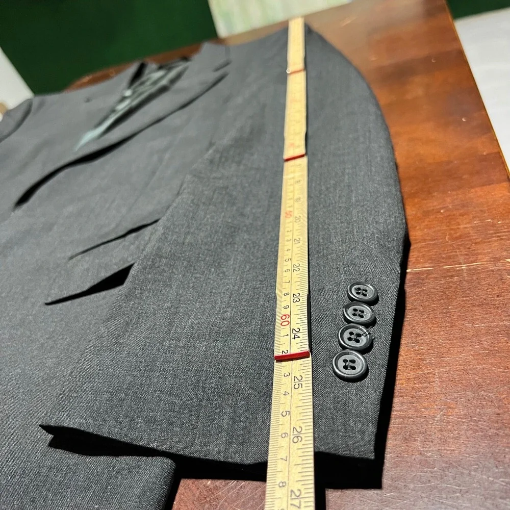 Jos A Bank Mens Charcoal Gray 100% Wool 2 Piece Suit 40L Jacket 34R Pants